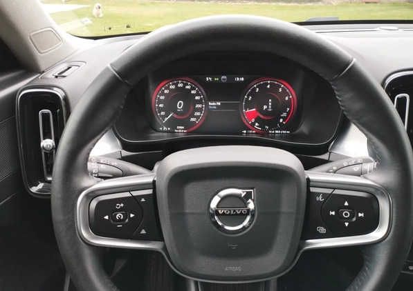 Volvo XC 40 cena 126000 przebieg: 34000, rok produkcji 2020 z Sandomierz małe 137